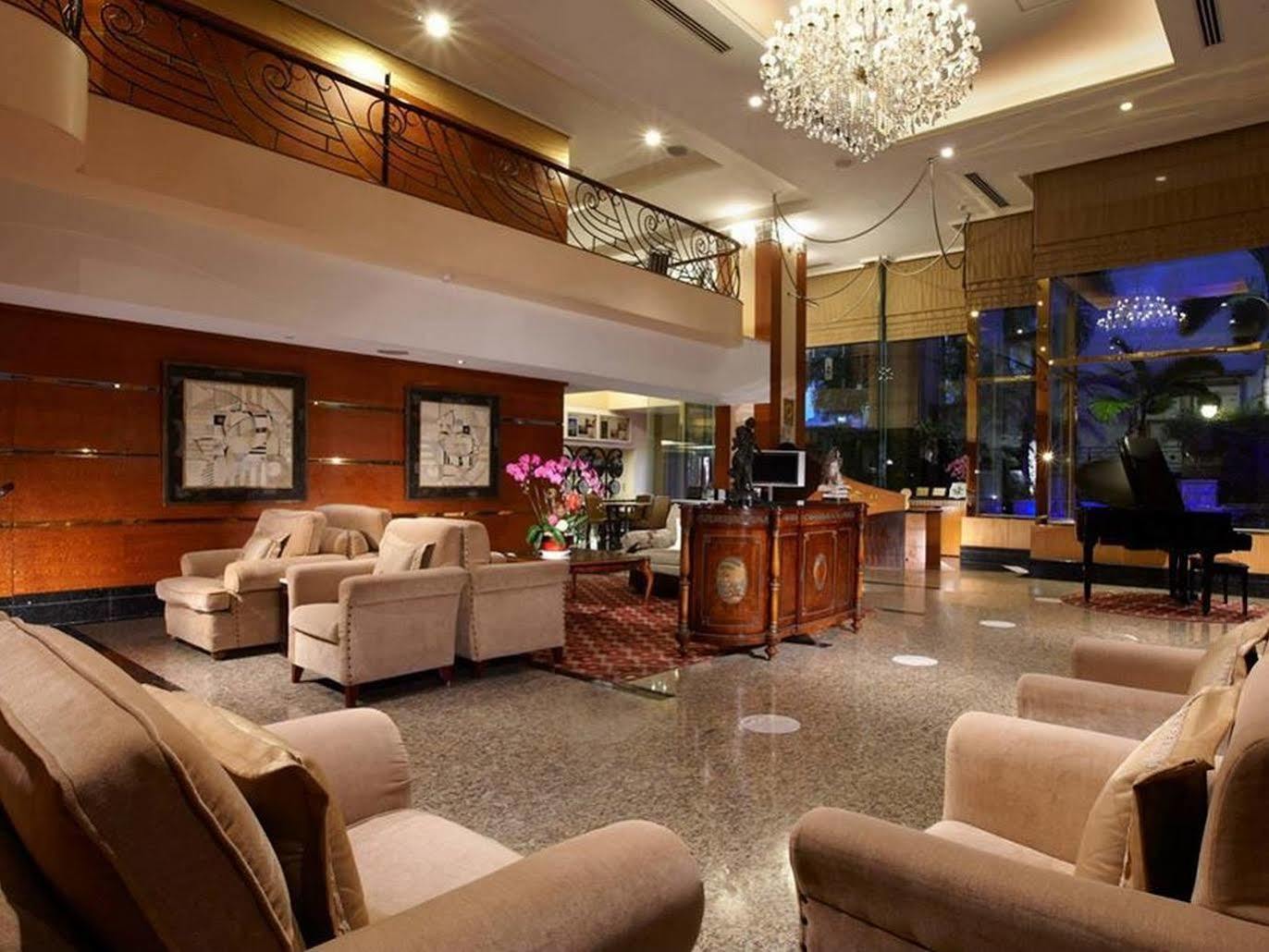 Hualien Charming City Hotel Exterior photo
